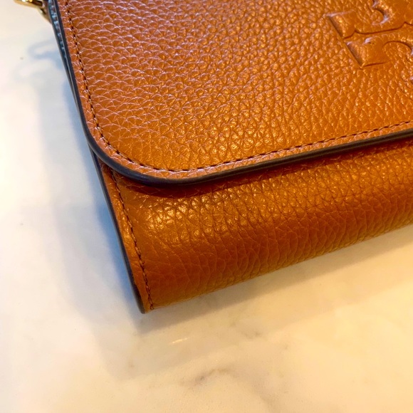 Tory Burch Bag and wallet - Thea Flat Wallet Crossbody bag with wallet insert. - Picture 10 of 15